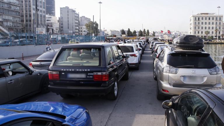 Φεύγουν και οι τελευταίοι εκδρομείς - Αδειάζουν οι πόλεις, γεμίζουν χωριά και νησιά