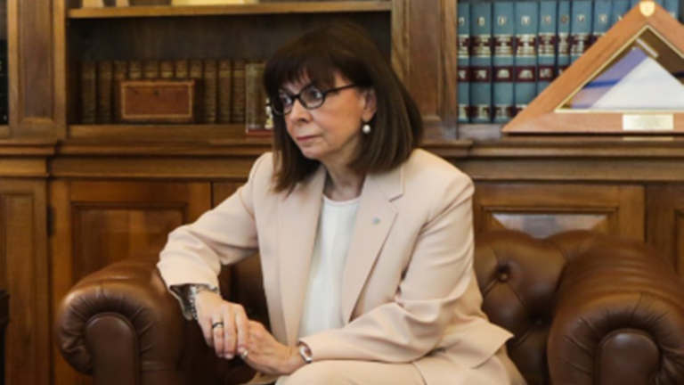 Η ΠτΔ Κατερίνα Σακελλαροπούλου διαγνώσθηκε θετική στον κορονοϊό	