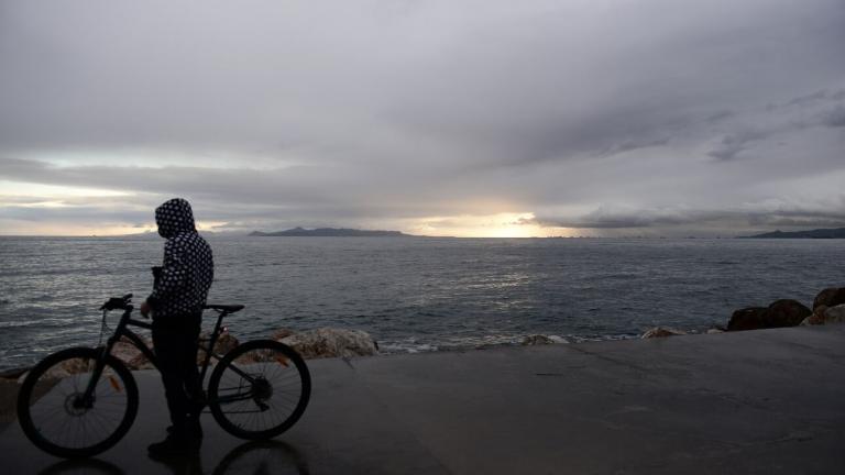 Καιρός (2/04): Αφρικανική σκόνη και βροχές-Πού θα δείξει το θερμόμετρο 22 βαθμούς