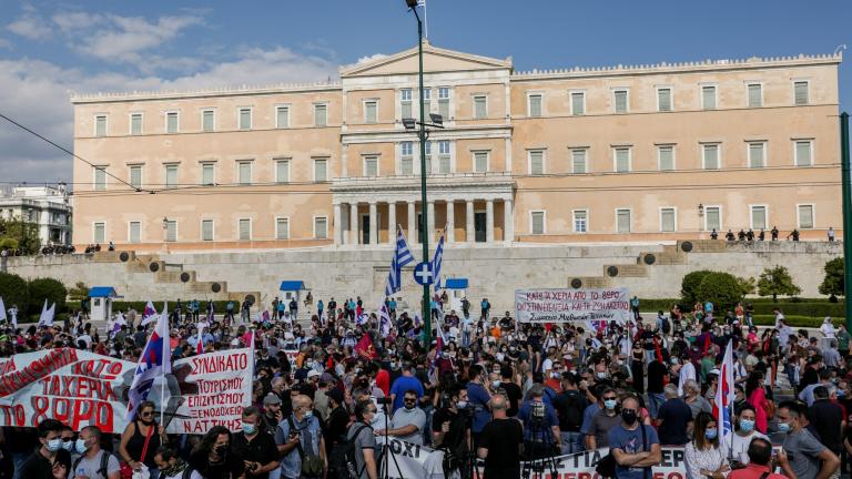 Σε απεργιακό κλοιό η χώρα - Τι ισχύει για την απεργία