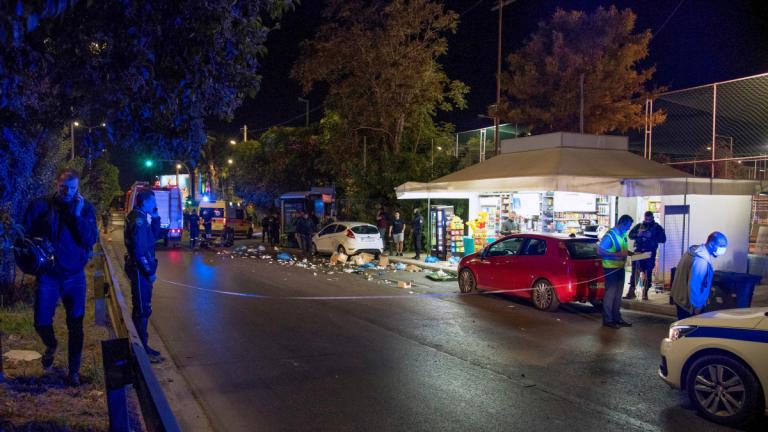 Τροχαίο με έναν νεκρό στην Πέτρου Ράλλη- Αυτοκίνητο έπεσε από την αερογέφυρα πάνω σε άλλο ΙΧ 