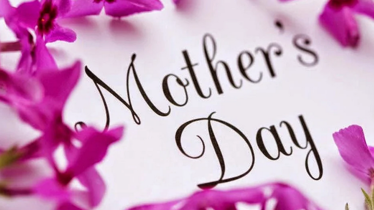 Γιορτή της Μητέρας: Οι μανούλες της ελληνικής showbiz μοιράζονται τρυφερές στιγμές με τα παιδιά τους (ΦΩΤΟ) 