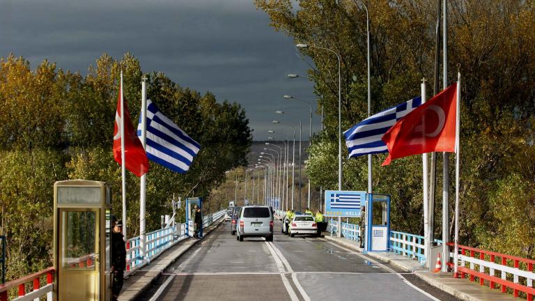 Κύκλοι υπ. Άμυνας: «Σε ετοιμότητα για υβριδικού τύπου απειλές» στα νησιά και τα σύνορα στον Έβρο από την Τουρκία