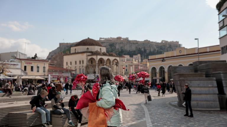 Μεταξύ των ασθενών που νοσηλεύονται διασωληνωμένοι, 109 είναι ανεμβολίαστοι ή μερικώς εμβολιασμένοι και 101 οι πλήρως εμβολιασμένοι 