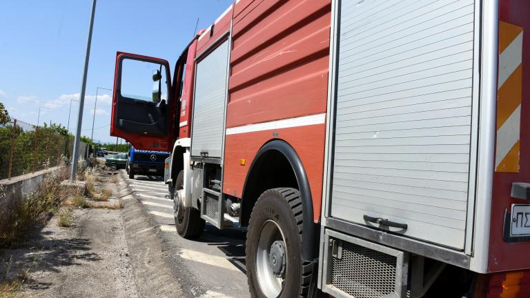 Συναγερμός στην Πυροσβεστική - Πυρκαγιά σε επιχείρηση επί της Λεωφόρου Κηφισίας 