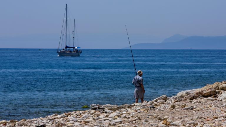 Καιρός (26/5): Ζέστη και λίγες τοπικές βροχές 