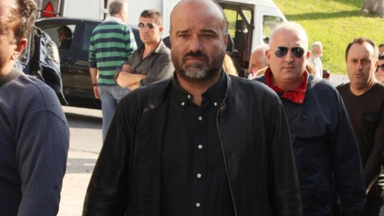Ο σκηνοθέτης του «Σασμού» Κ. Κωστόπουλος αναγνώρισε το πρόσωπό του στην καταγγελία για βιασμό και τη διαψεύδει