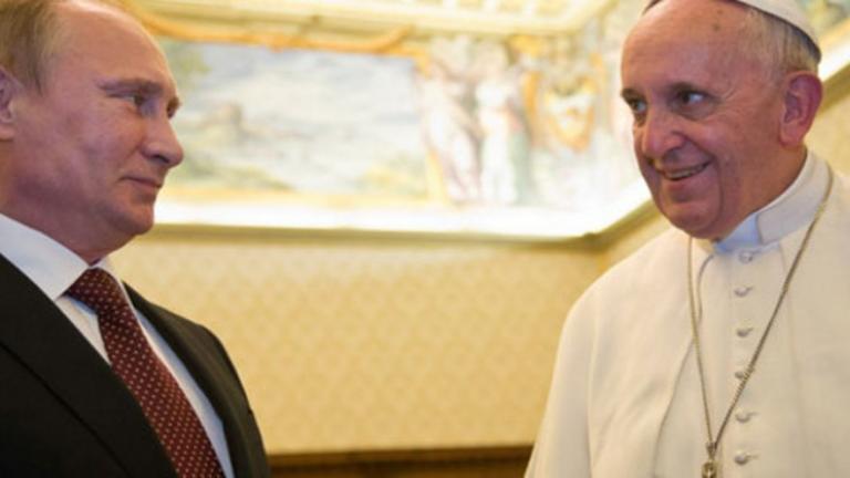 Ακόμη περιμένει απάντηση από τον Πούτιν ο Πάπας για συνάντησή τους