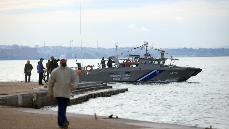 Σοκ στη Θεσσαλονίκη: Δύο νεκροί ύστερα από πτώση αυτοκινήτου στη θάλασσα