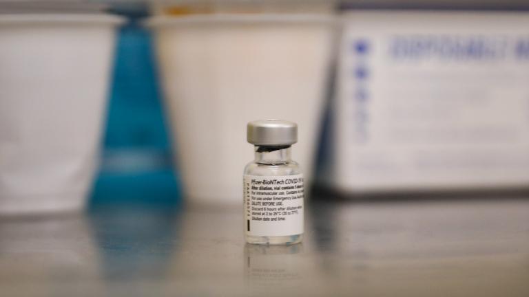 EMA: Ξεκίνησε κυλιόμενη αξιολόγηση νέας έκδοσης του εμβολίου της Pfizer
