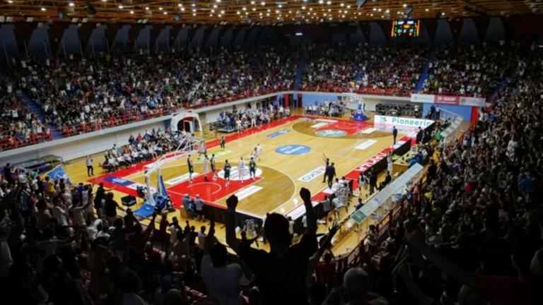 Λάρισα-Παναθηναϊκός: Απίστευτα σκηνικά στη Νεάπολη - Χωρίς το κλιματισμό το κλειστό (ΒΙΝΤΕΟ)