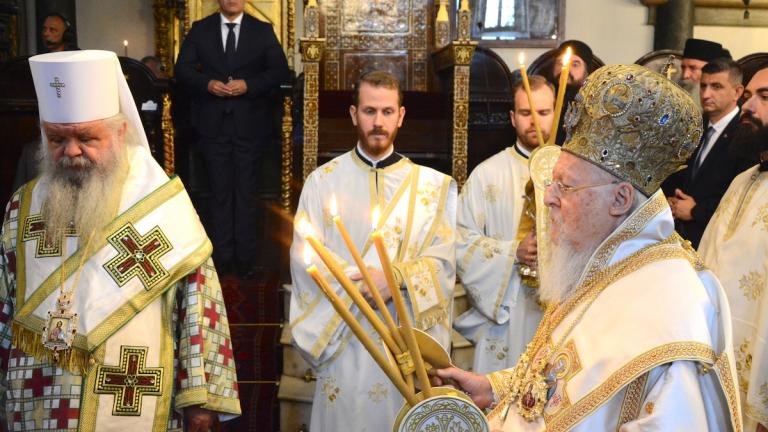 Ιστορικό συλλείτουργο στο Φανάρι για την εορτή της Πεντηκοστής, με τη συμμετοχή του αρχιεπισκόπου Αχρίδος	