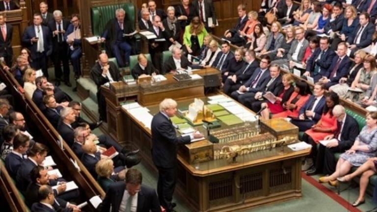 Βρετανία-Πρόταση μομφής: Μειώσεις φόρων υπόσχεται ο πρωθυπουργός Τζόνσον εάν παραμείνει στη θέση του