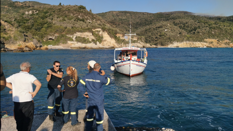 Πτώση ελικοπτέρου που επιχειρούσε στη φωτιά της Σάμου: Χωρίς τις αισθήσεις τους δύο μέλη του πληρώματος - Σώος ο Ρουμάνος πιλότος - Αγωνία για το τέταρτο μέλος