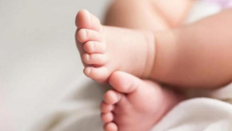  Γιάννενα: Διακομιδή βρέφους με κορωνοϊό - Τρία μωρά νοσηλεύονται με Covid