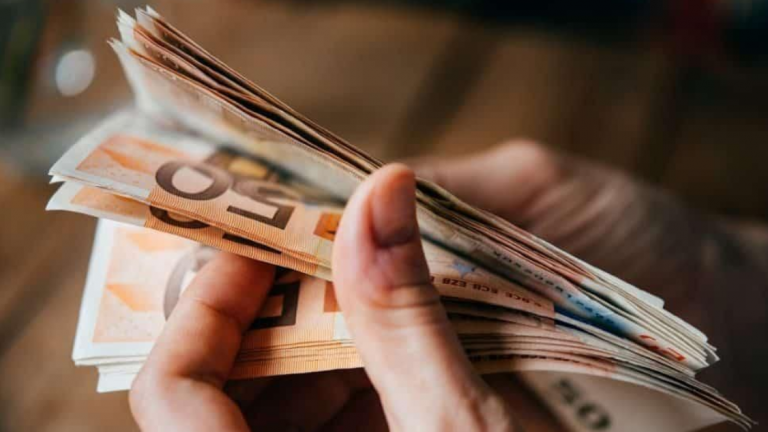 Δ. Πειραιά, Πλατεία Κανάρη, Πασαλιμάνι, 08:00-13:00 Δ. Αμαρουσίου, Σταθμός ΗΣΑΠ Αμαρουσίου, 09:30-15:00 Δ. Γλυφάδας, Παλιό Δημαρχείο Γλυφάδας, απέναντι από την Εκκλησία Αγίου Κωνσταντίνου, Βασιλέως Κων/νου, 09:30-15:00 Δ. Περιστερίου, Δημαρχείο, 11:00-17:00 Δ. Ηλιούπολης, Δημαρχιακό Μέγαρο, είσοδος από Σοφοκλή Βενιζέλου 09:30-15:00 Δ. Ελευσίνας, Πολιτιστικό Κέντρο Κίμωνος και Παγκάλου, (απέναντι από την Εκκλησία Αγίου Γεωργίου), 11:00-17:00 Δ. Πετρούπολης, Πολιτιστικό Κέντρο Δήμου Πετρούπολης, Εθνικής Αντισ