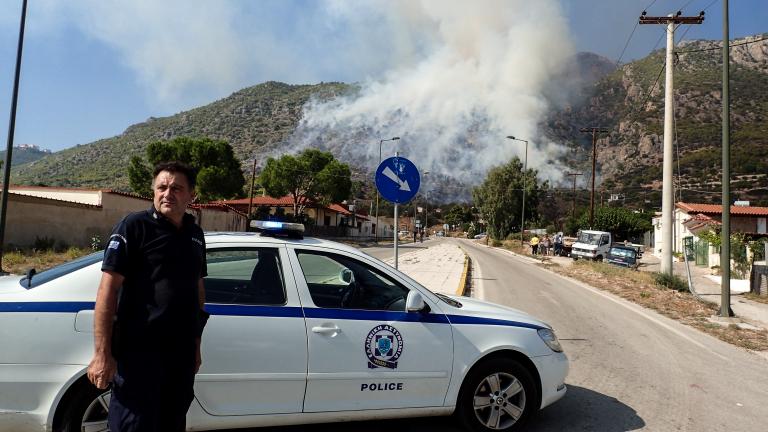 Φωτιά στα Μέγαρα: Κυκλοφοριακές ρυθμίσεις λόγω της πυρκαγιάς