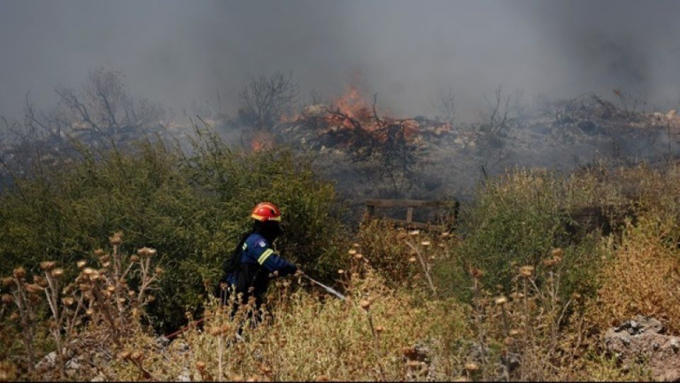 Φωτιά τώρα στην περιοχή του Άϊ Γιάννη Κορινθίας