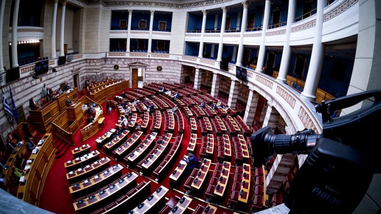 Βουλή: Ονομαστική ψηφοφορία το βράδυ επί του ν/σ για το νέο μοντέλο διοίκησης των ΑΕΙ