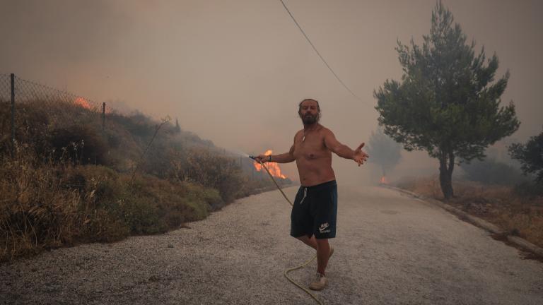 Φωτιά στην Πεντέλη: Εκκενώνεται και η Ανθούσα