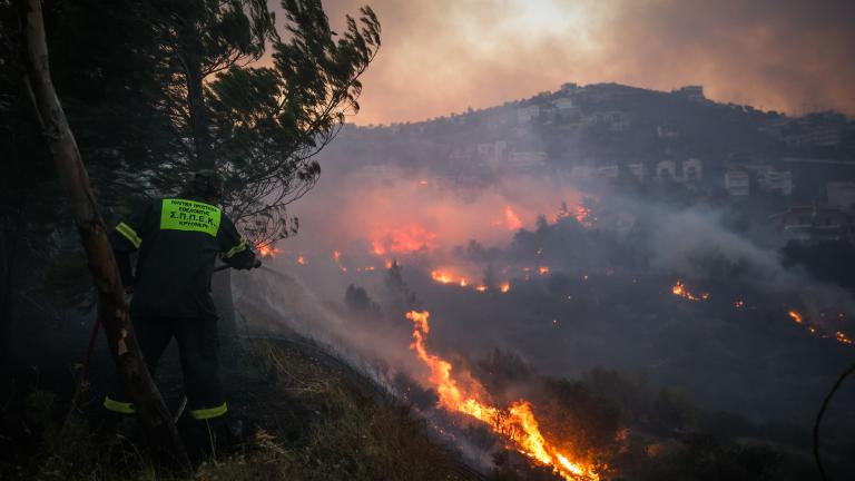 Μεγάλη φωτιά στην Πεντέλη: Εκκενώθηκε το νοσοκομείο Παίδων 