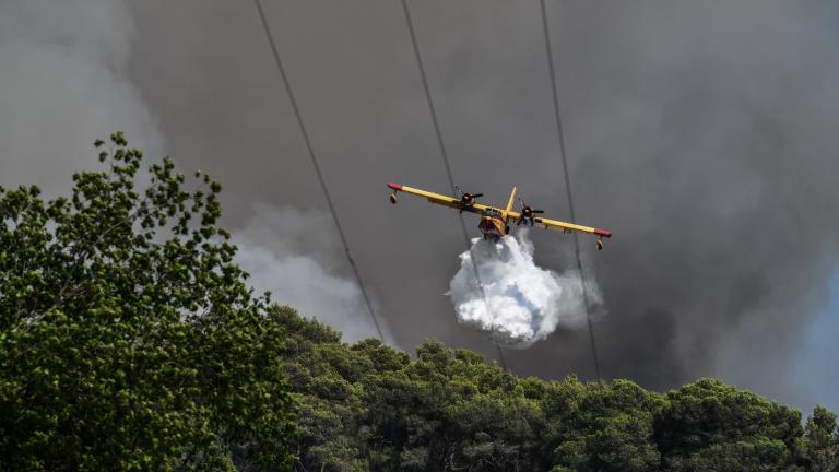 Υπό έλεγχο η πυρκαγιά στον Ασπρόπυργο- Αποκαταστάθηκε η κυκλοφορία των οχημάτων