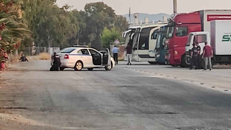 Συναγερμός  στην Πάτρα: Άνδρας απειλεί με καραμπίνα αστυνομικούς