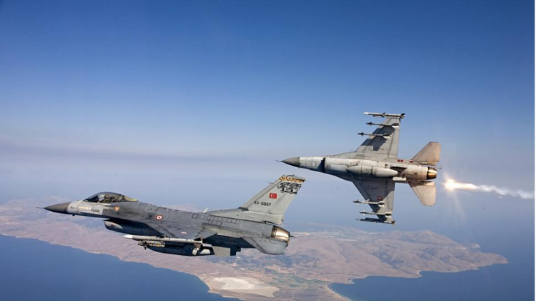 Νέες προκλητικές υπερπτήσεις τουρκικών F-16 πάνω από ελληνικά νησιά