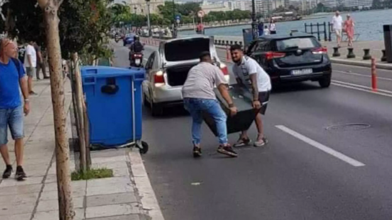 Θεσσαλονίκη: Ρομά έκλεψαν χρηματοκιβώτιο και...τους έπεσε στον δρόμο (ΒΙΝΤΕΟ)