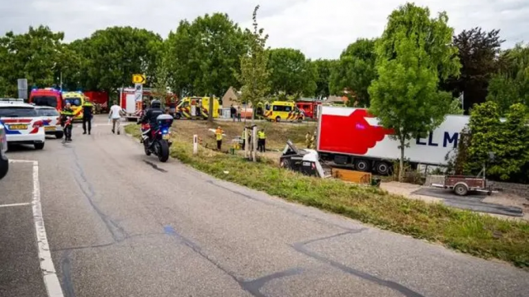 Ολλανδία: Φορτηγό παρέσυρε ανθρώπους σε υπαίθριο πάρτι - Για «πολλούς νεκρούς» μιλά η αστυνομία