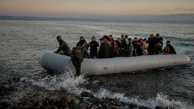 Νέα πρόκληση στο Αιγαίο: 7 «γκρίζες» ΜΚΟ ζητούν να καταργηθεί η Frontex
