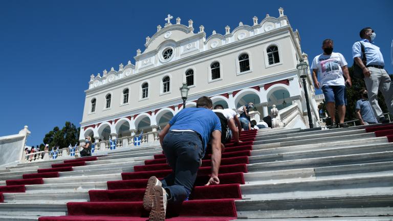 Η Παναγία της Τήνου