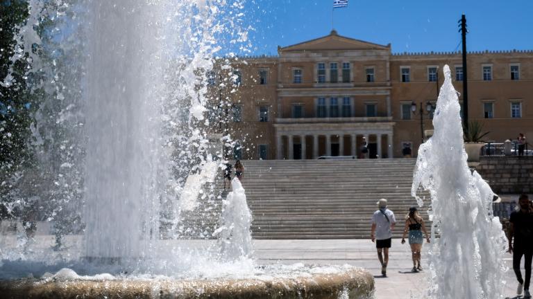 Καιρός 30/8: Υψηλές θερμοκρασίες - Αφρικανική σκόνη - Βροχές στα στα ορεινά ηπειρωτικά