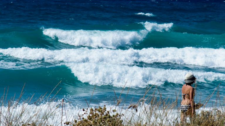 Καιρός για Πέμπτη 4/8: Υψηλές θερμοκρασίες και άνεμοι έως 7 μποφόρ