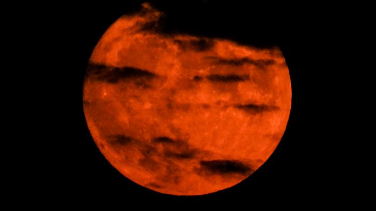 Υπερθέαμα στον ουρανό η Πανσέληνος του Αυγούστου -  Το «Φεγγάρι του Οξύρρυγχου»