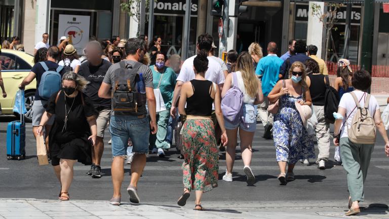 Γενικότερα όσοι μολύνθηκαν από τις μεταδοτικές παραλλαγές Άλφα, Δέλτα και Όμικρον, αποβάλλουν σημαντικά περισσότερο κορωνοϊό στο περιβάλλον τους, σε σχέση με τους φορείς άλλων παραλλαγών 