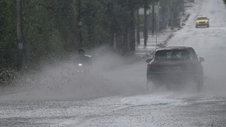 Βροχές, καταιγίδες και πτώση της θερμοκρασίας