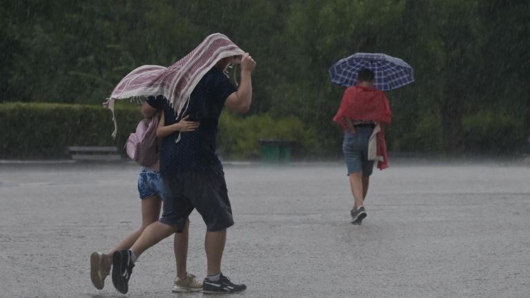 Καιρός 26/8:  Έντονα φαινόμενα και την Παρασκευή - Ισχυρές βροχές και καταιγίδες