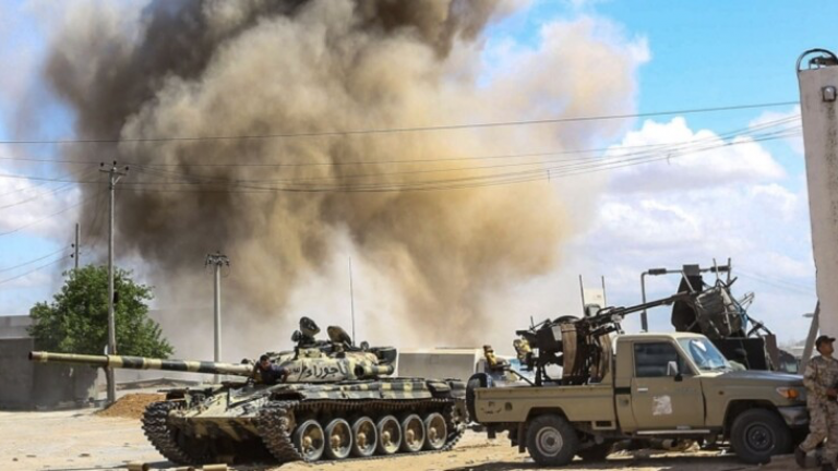 Χάος στην Λιβύη: Τουλάχιστον 23 νεκροί σε μάχες μεταξύ παραστρατιωτικών ομάδων στην Τρίπολη 