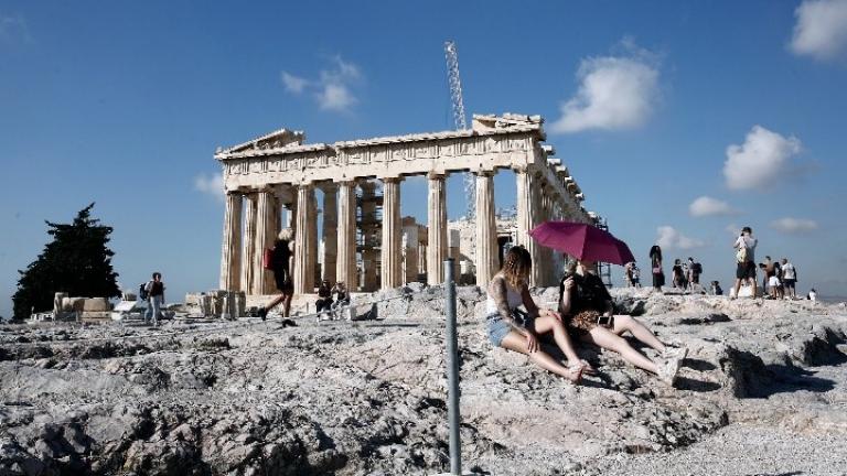 Περισσότεροι από 16.000 τουρίστες κάθε ημέρα στην Ακρόπολη