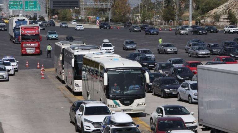 Χωρίς προβλήματα μέχρι στιγμής η έξοδος του Δεκαπενταύγουστου - Σε πλήρη εξέλιξη τα έκτακτα μέτρα αστυνόμευσης