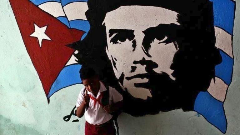 Κούβα: Έφυγε σε ηλικία 60 ετών ο Καμίλο Γκεβάρα Μαρτς, γιος του Τσε Γκεβάρα
