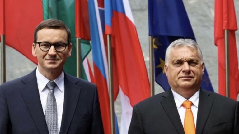 Ο Πολωνός πρωθυπουργός Μοραβιέτσκι στηρίζει τον Ούγγρο ομόλογό του Όρμπαν στην κόντρα του με την Κομισιόν 