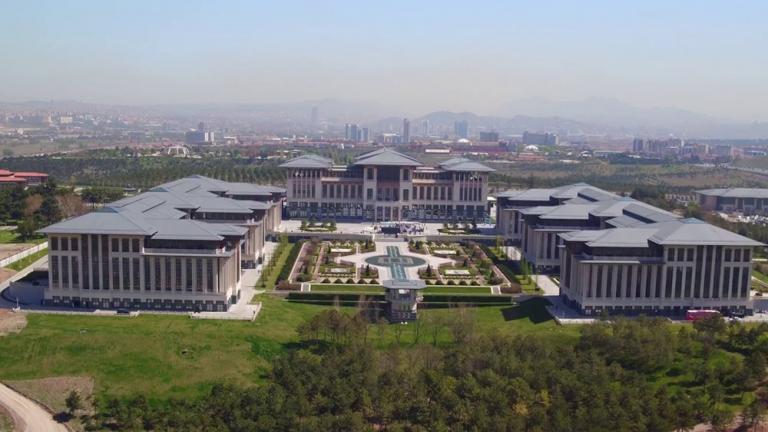 Για να συντηρείται το παλάτι του Ερντογάν για μία ημέρα ξοδεύονταν 2.811 μηνιαίοι κατώτατοι μισθοί το 2021