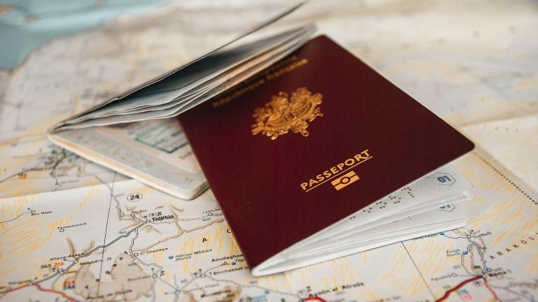 Διπλασιάζεται από σήμερα ο χρόνος της χρονικής ισχύος των διαβατηρίων των Ελλήνων πολιτών, από 5 σε 10 χρόνια