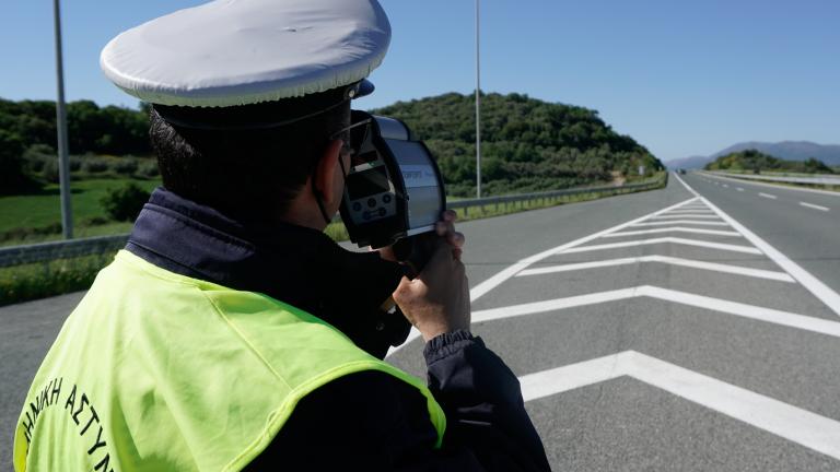 Τη λήψη αυξημένων μέτρων οδικής ασφάλειας σε όλη την επικράτεια έχει προγραμματίσει η Ελληνική Αστυνομία ενόψει του εορτασμού της 28ης Οκτωβρίου