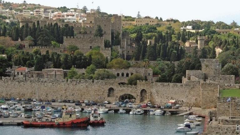 Η τουριστική κίνηση στα Δωδεκάνησα σπάει όλα τα ρεκόρ