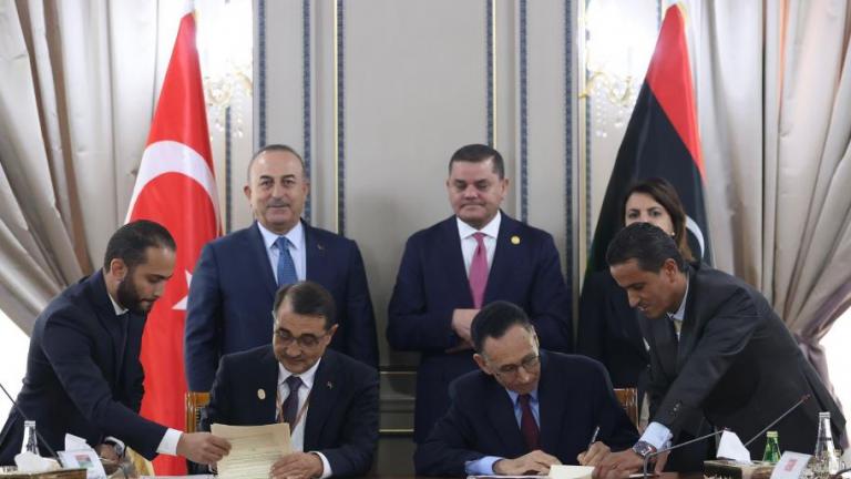 Συμφωνία για υδρογονάνθρακες με τη Λιβύη υπέγραψε ο Τσαβούσογλου  