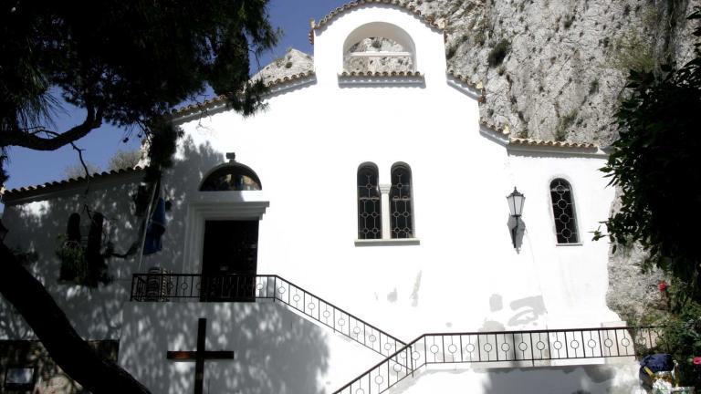 Επιχειρηματίας και Αρχιμανδρίτης ρίχνουν γέφυρες για  τους Αγίους Ισιδώρους 