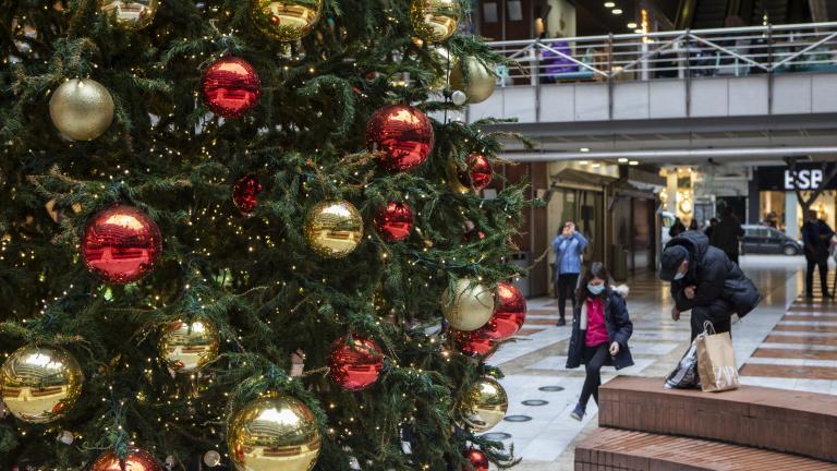 Θεσσαλονίκη: Προετοιμασίες στον κεντρικό δήμο για τον χριστουγεννιάτικο στολισμό